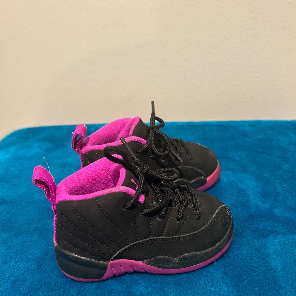 Black Jordan 12